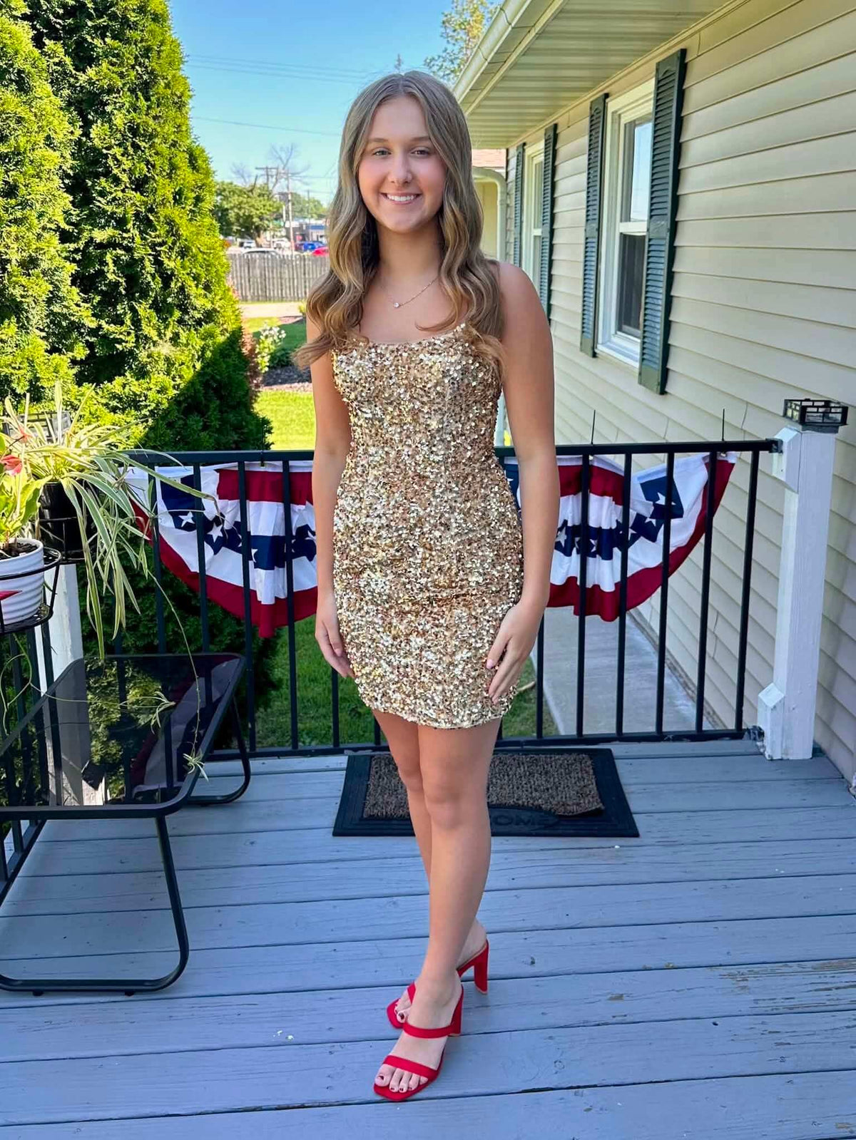 Vestido de fiesta corto ajustado con lentejuelas azul marino 2025 para regreso a casa