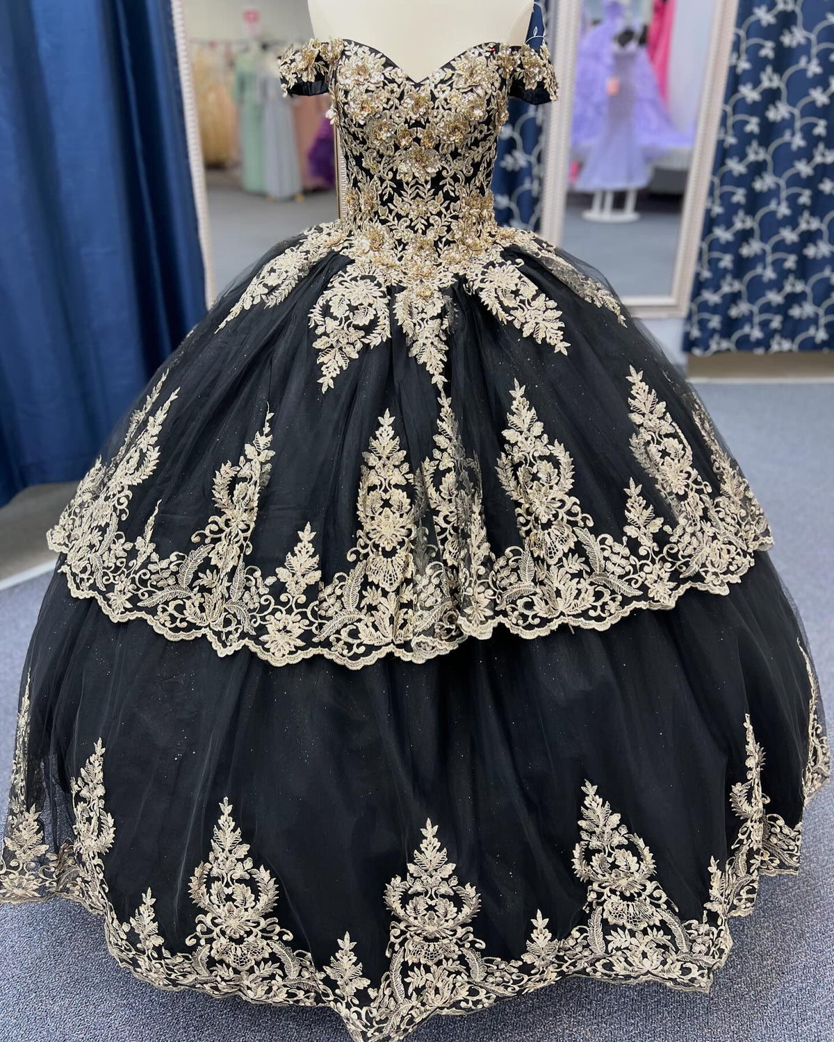 Gorgeous Black Gold Lace Sweet 15 Quinceanera Dresses for Girls