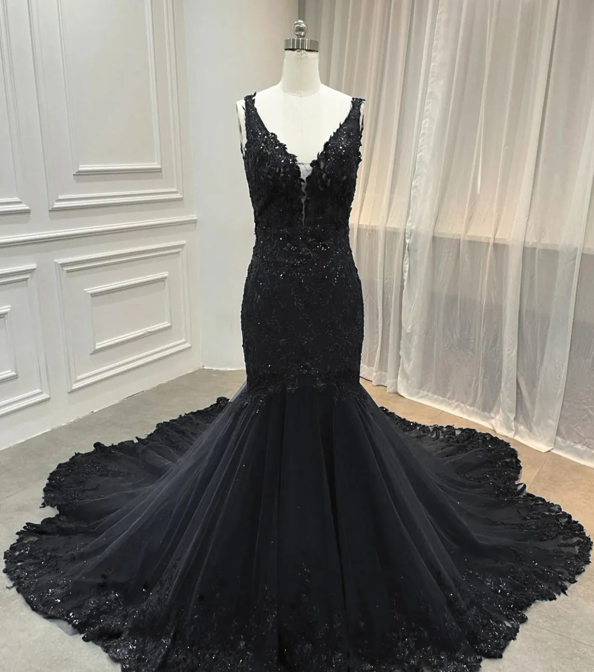 Gothic Black Mermaid Bridal Dresses V Neck Lace Glitter Wedding Dress