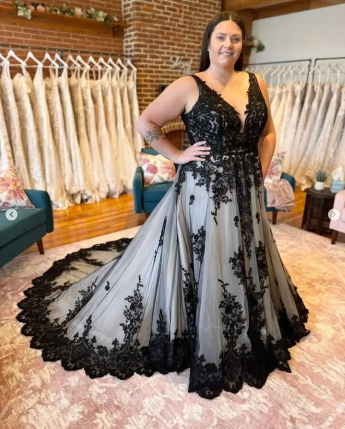 Gothic A Line Black White Wedding Dresses Lace V Neck Sleeveless