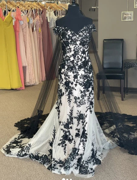 Gothic Lace Wedding Dresses Black Off Shoulder Mermaid Appliques