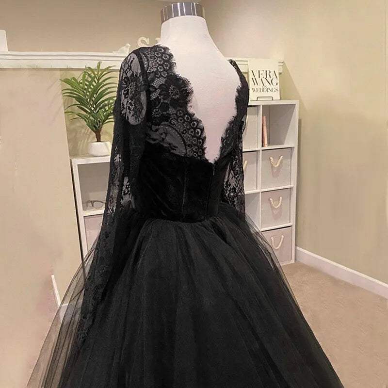 Cheap Gothic Tulle Wedding Dress Black Sweetheart Lace Sleeves