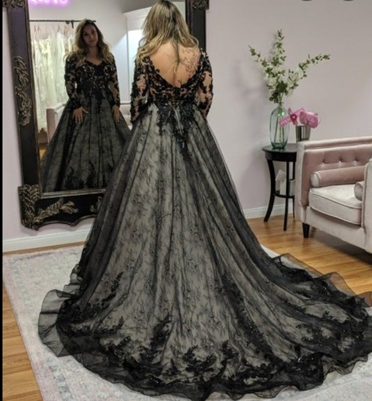 Gothic Wedding Dresses Black Lace V Neck Long Sleeves Bridal Gown