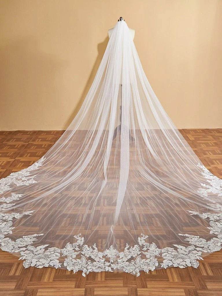 Hot Floral Cathedral Train Lace Wedding Veil for Brides