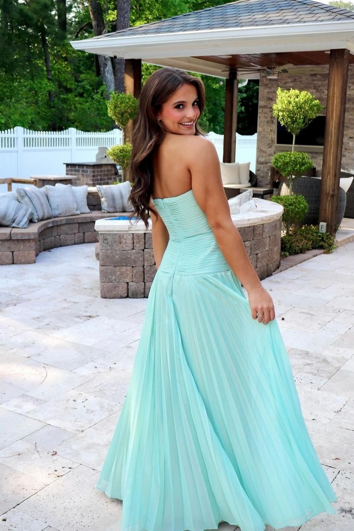 Vestido formal largo rosa intenso 2025 con escote corazón y pliegues