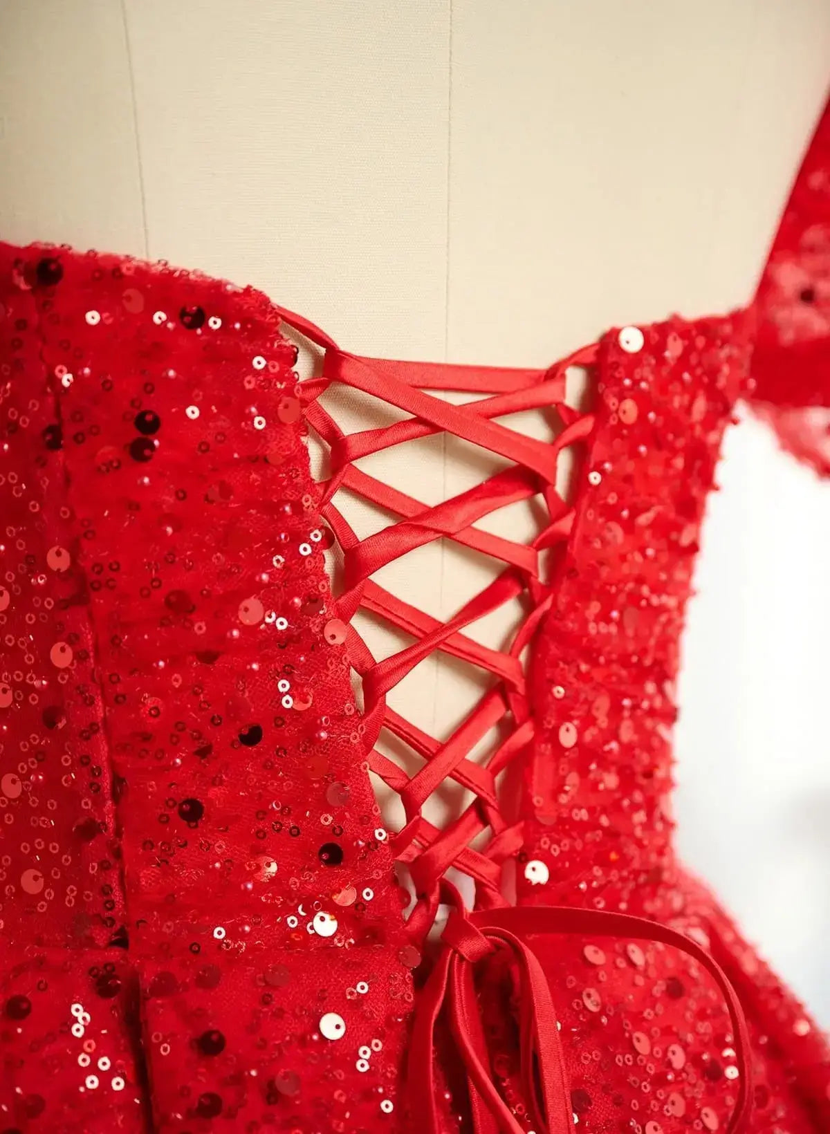 Hot Sequined Cocktail Dresses Red Short Homecoming Dress Sweetheart