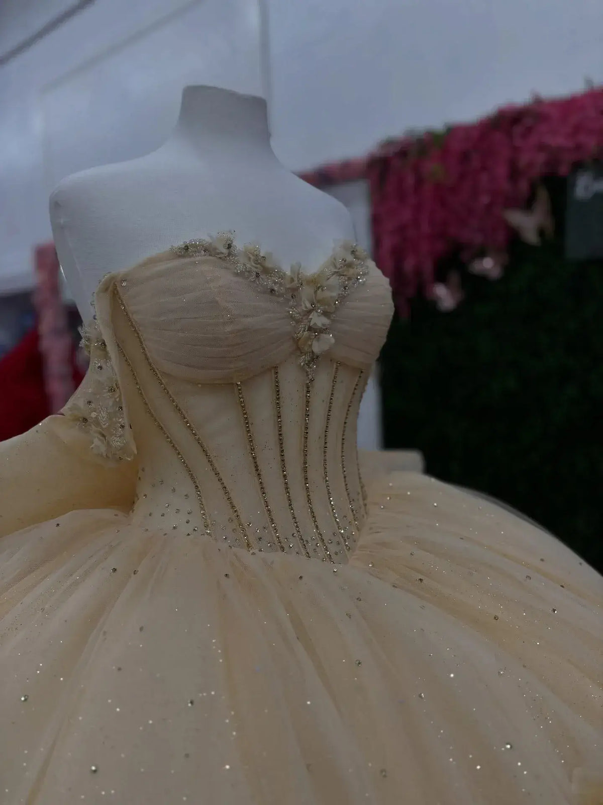 Discount Corset Champagne Quinceanera Dresses Off Shoulder with Flowers