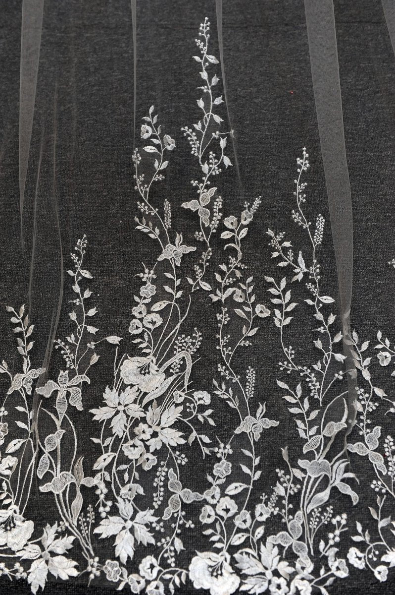 Long Lace White Wedding Veil Appliques Cathedral Bridal Veils