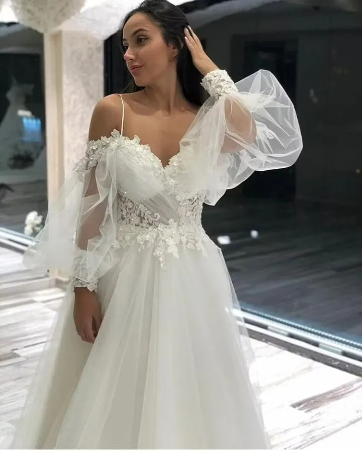 Long Sleeves Beach Wedding Dress Tulle With Appliques Lace