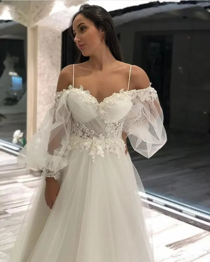 Long Sleeves Beach Wedding Dress Tulle With Appliques Lace
