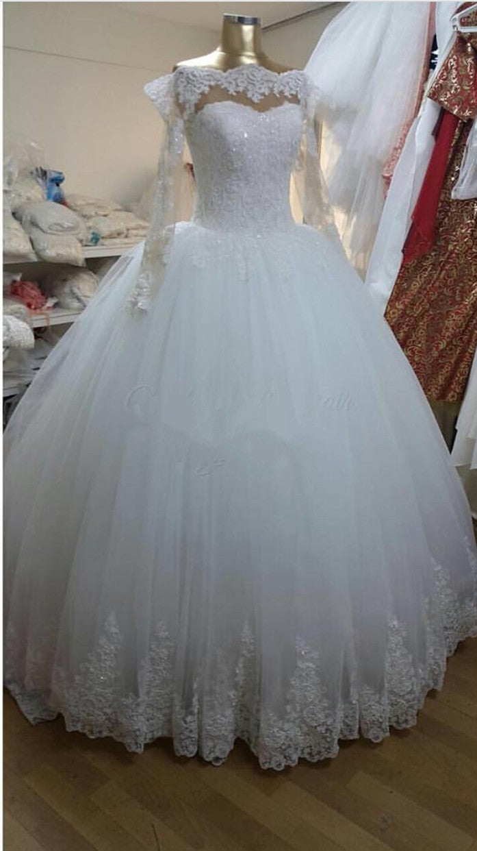 Long Sleeves Vintage UK Wedding Dress Lace Appliques Tulle Mychicdress