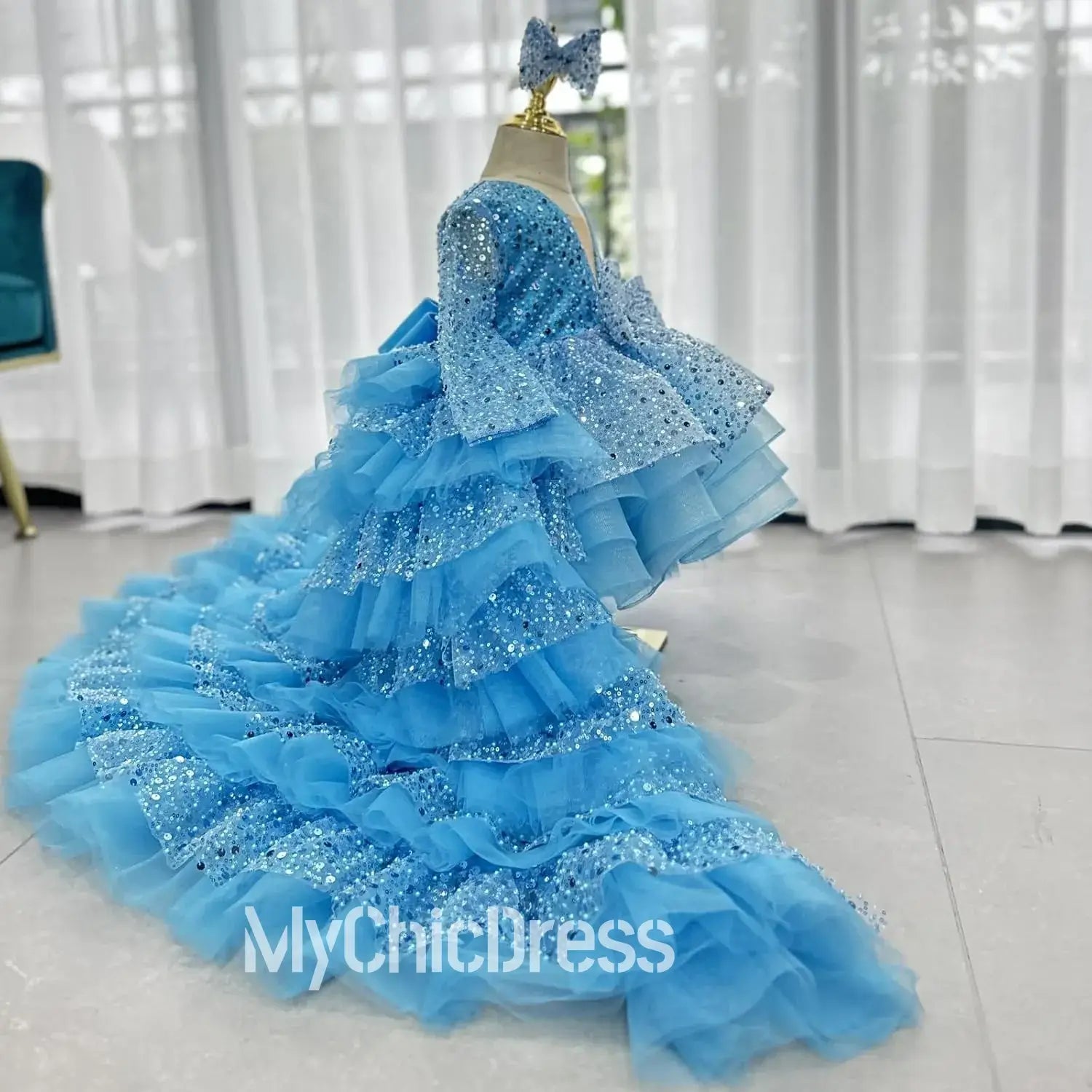 Luxury Blue Sequin Girl Pageant Dress Long Sleeves Mini Birthday Dress with Train