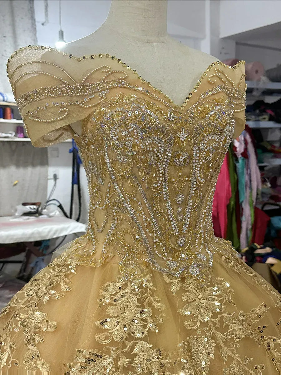 Luxury Gold Quinceanera Dresses Beaded Sequins Appliques Party Dresses
