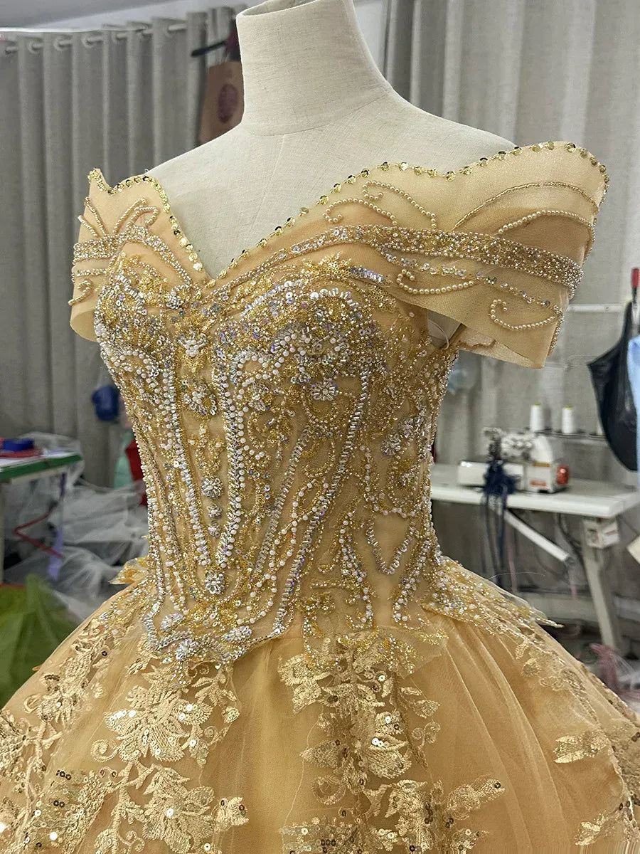 Luxury Gold Quinceanera Dresses Beaded Sequins Appliques Party Dresses