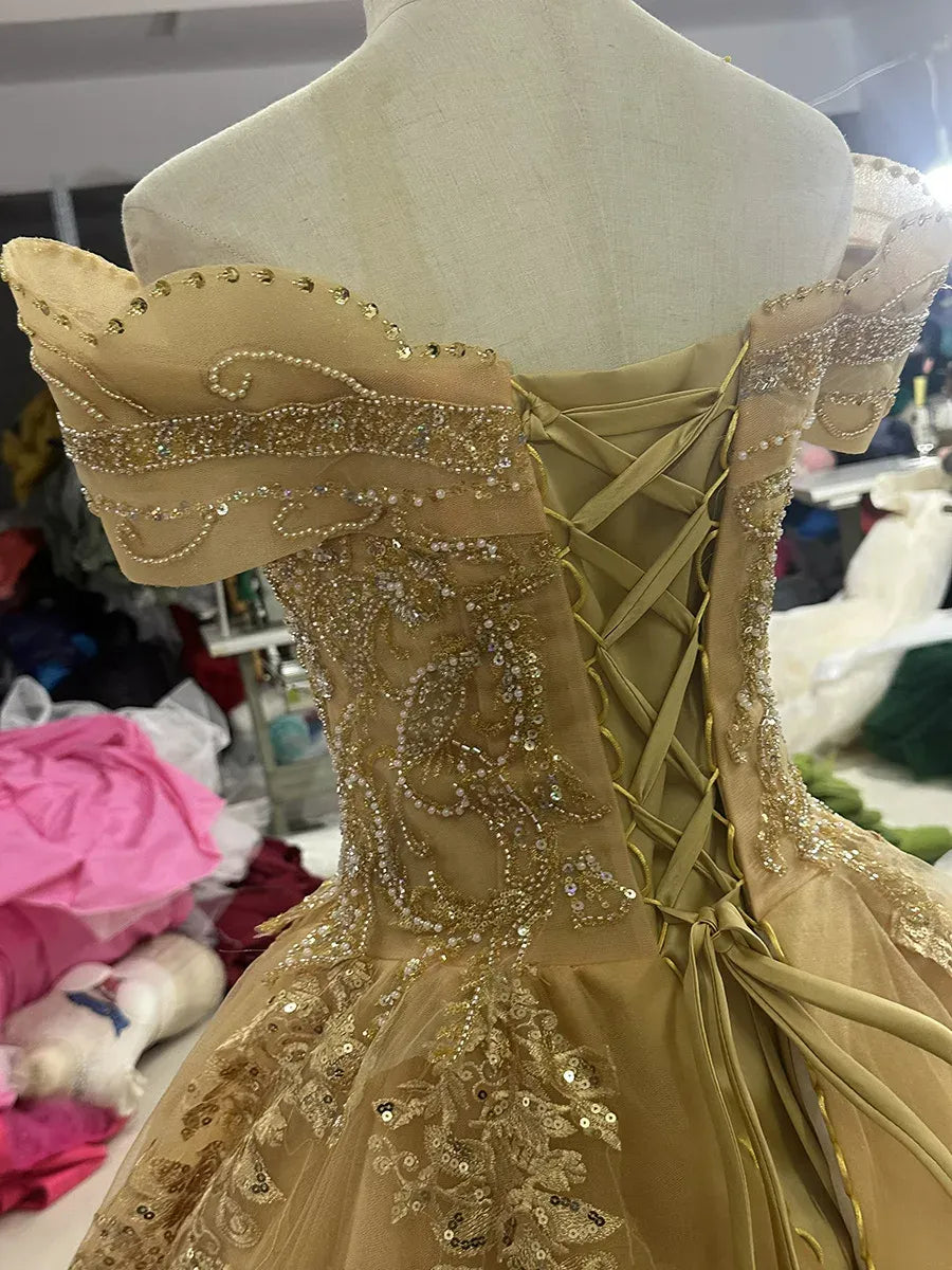 Luxury Gold Quinceanera Dresses Beaded Sequins Appliques Party Dresses