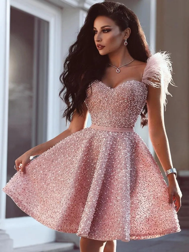 Luxury Short Cocktail Dresses Pink Crystal Beaded Homecoming Dress Feather Mychicdress
