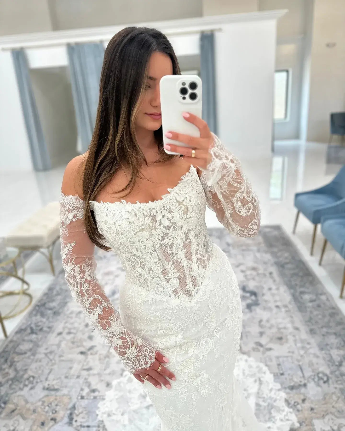 Mermaid  Lace Basque Waist Wedding Dresses Long Sleeves Appliqued