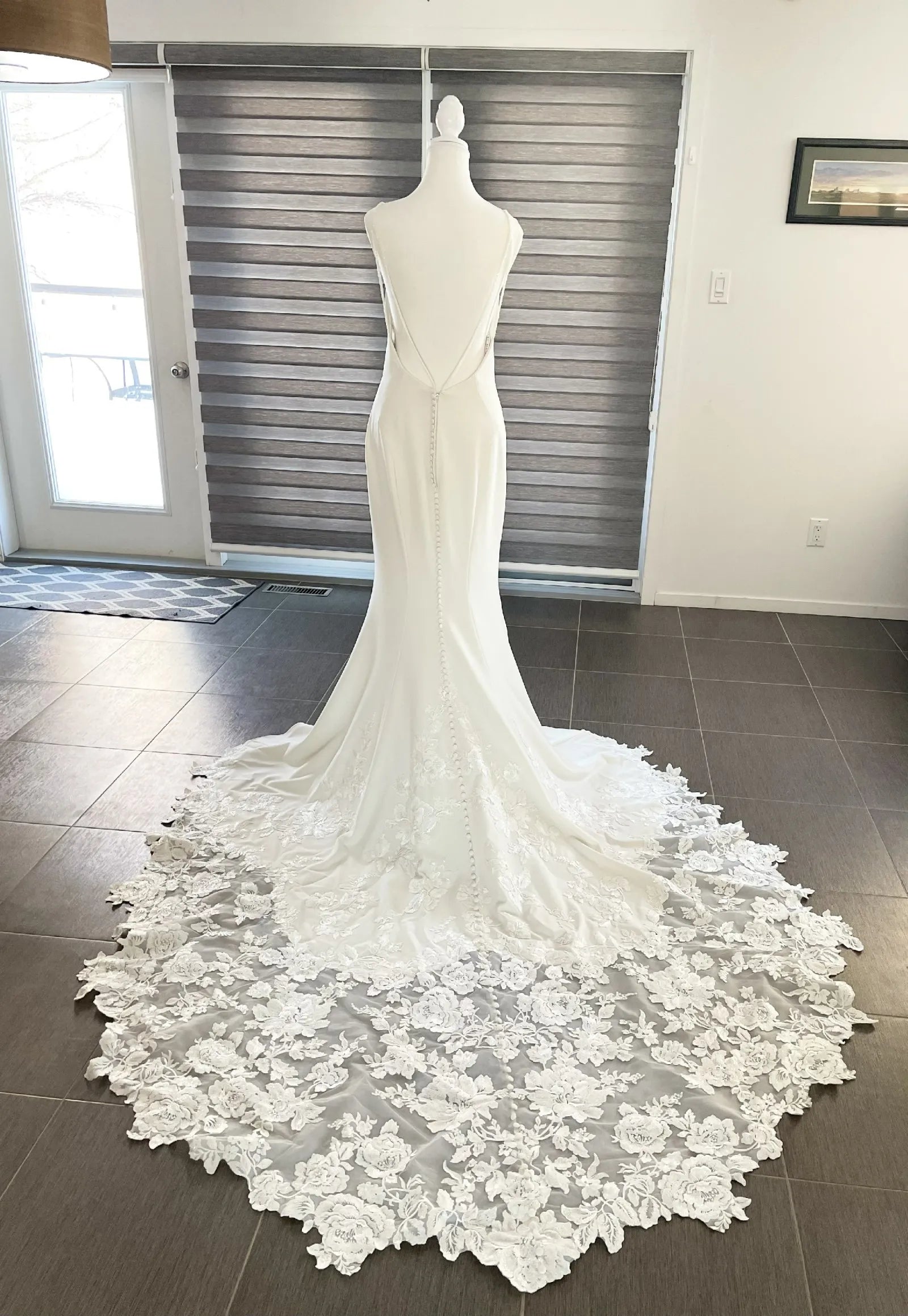 New Sheath V-Neck Long Beach Wedding Dress Lace Appliques Backless