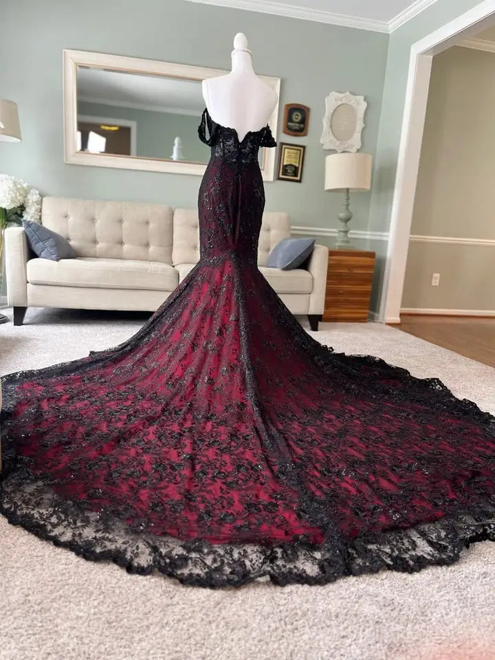 Off-Shoulder Black and Red Mermaid Wedding Dresses Applique with Cape