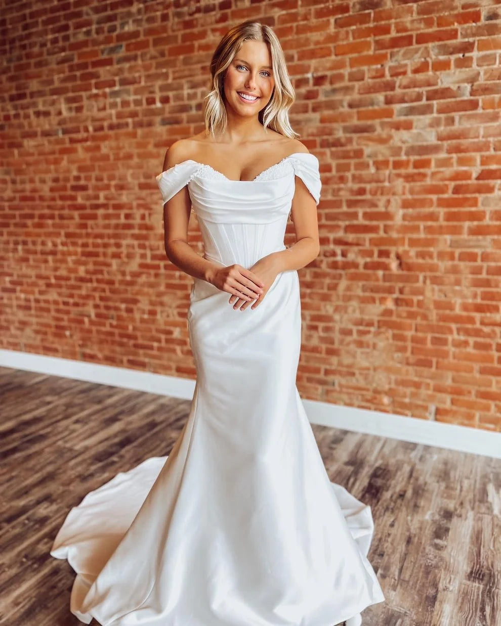 Off Shoulder Corset Satin Beach Wedding Dresses Crystal Detachable Train