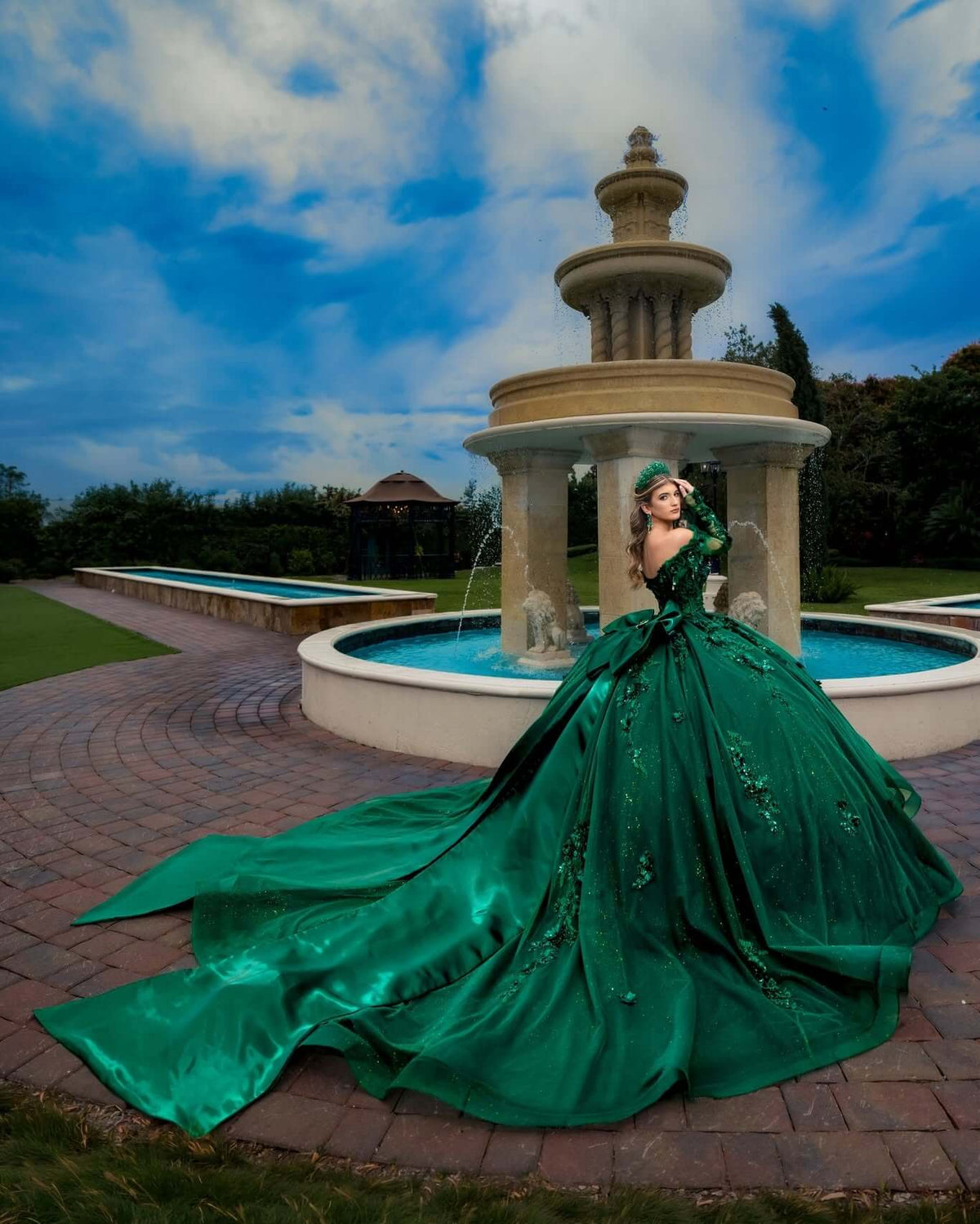 Off Shoulder Sweet 16 Emerald Green Lace Applique Quinceanera Dresses Ball Gowns