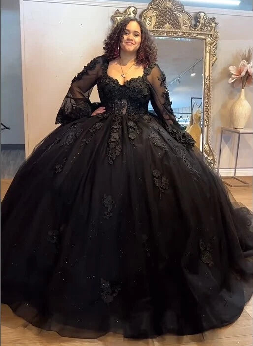 Plus Size Gothic Black Wedding Dresses with Long Sleeves Appliques