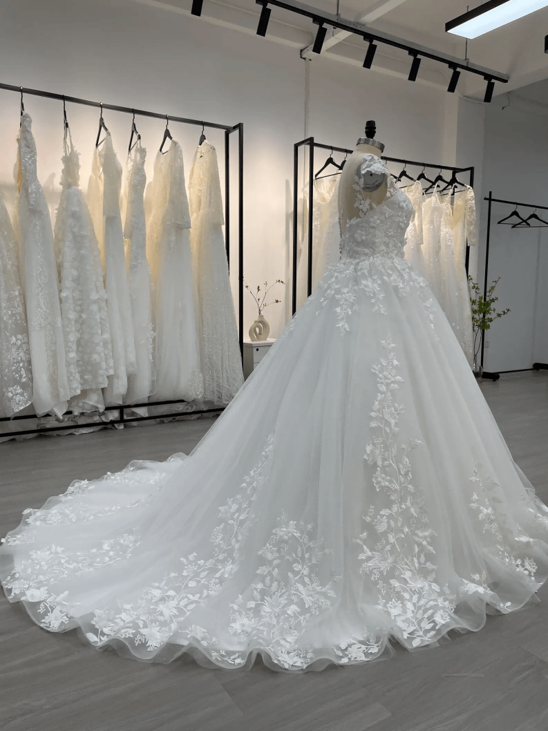 Ball Gown White Modest Wedding Dresses Lace Cap Sleeve 3D Flowers