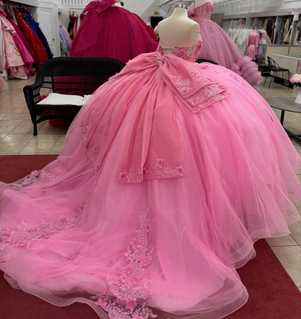 Princess Lace Quinceanera Dresses Pink Off Shoulder Appliqued Sweet 16 Gown