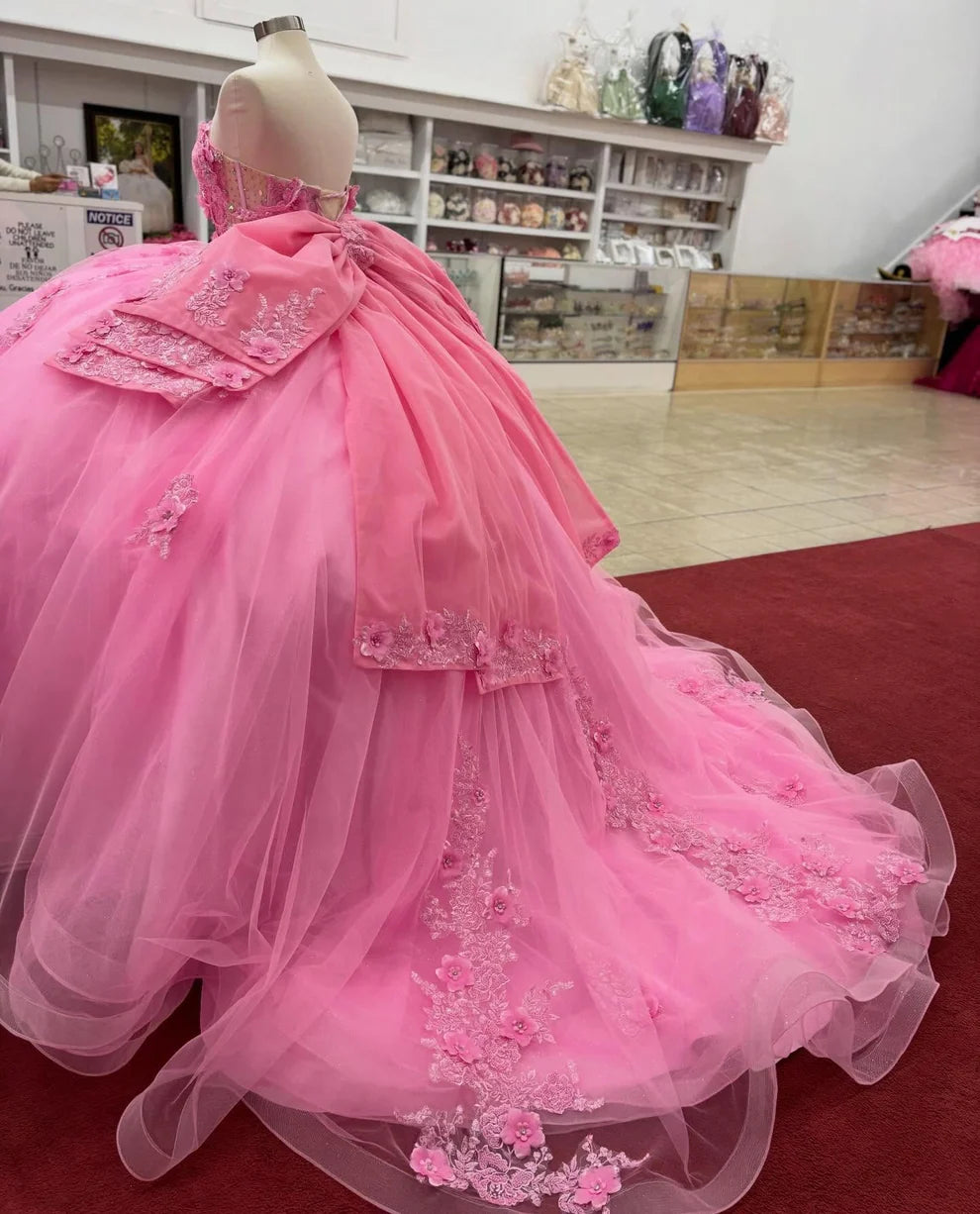 Princess Lace Quinceanera Dresses Pink Off Shoulder Appliqued Sweet 16 Gown