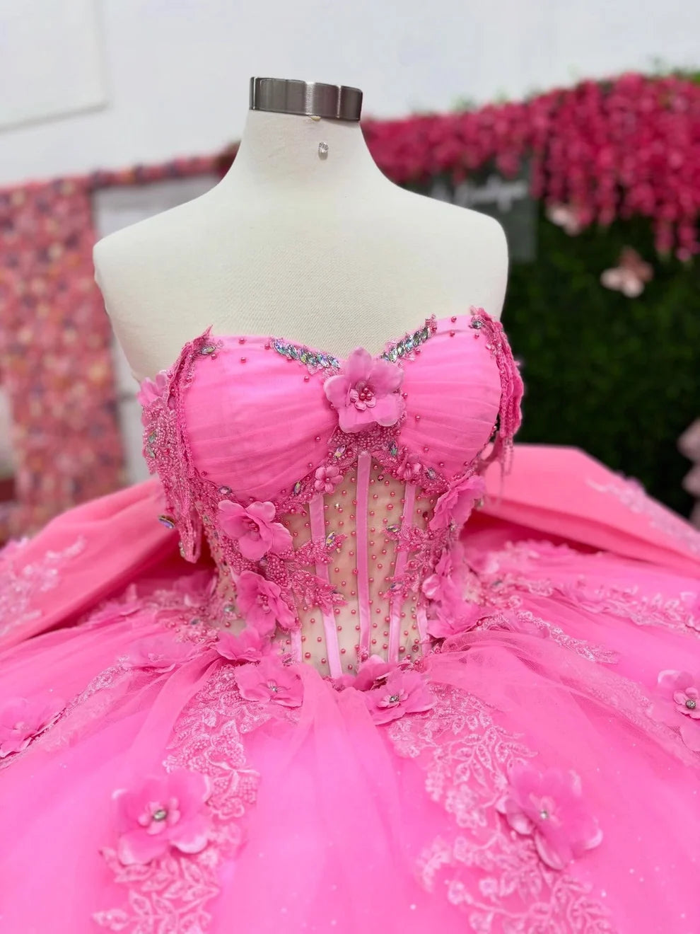 Princess Lace Quinceanera Dresses Pink Off Shoulder Appliqued Sweet 16 Gown