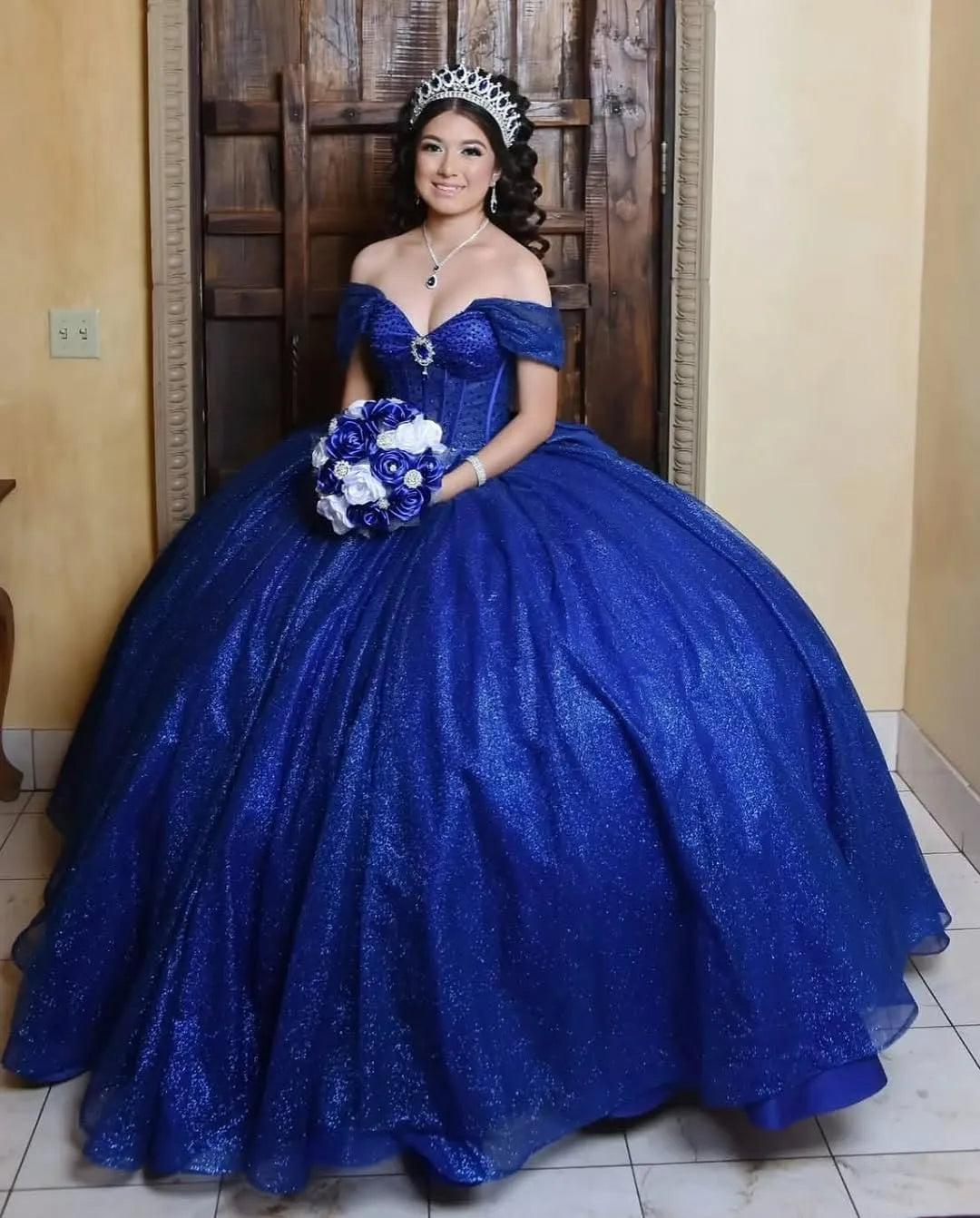 Vestidos de quinceañera con hombros descubiertos y purpurina verde esmeralda cerca de mí.