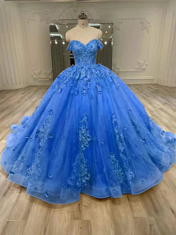 Precioso vestido de quinceañera morado de tul con apliques de encaje en 3D