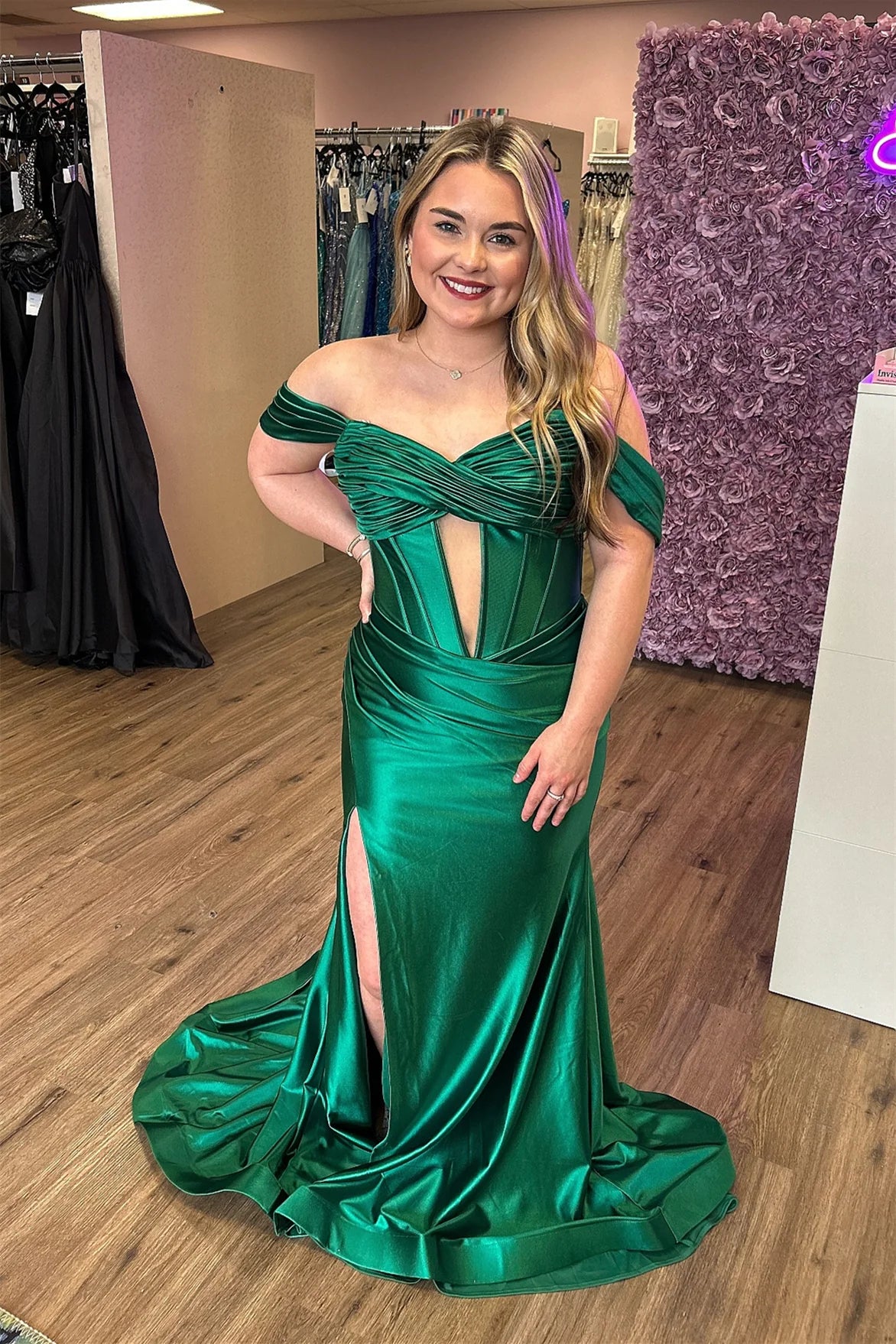 Satin green Evening Dress Off-the-shoulder Ruched with Keyhole Mychicdress