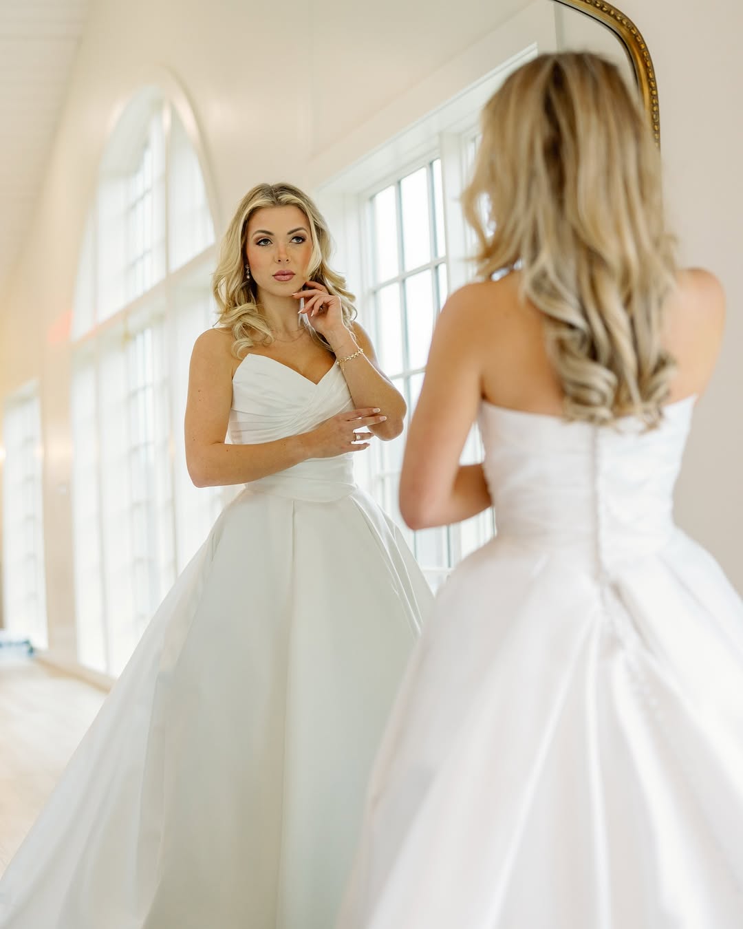 Satin Corset Vintage Wedding Dresses V Neck Sleeveless