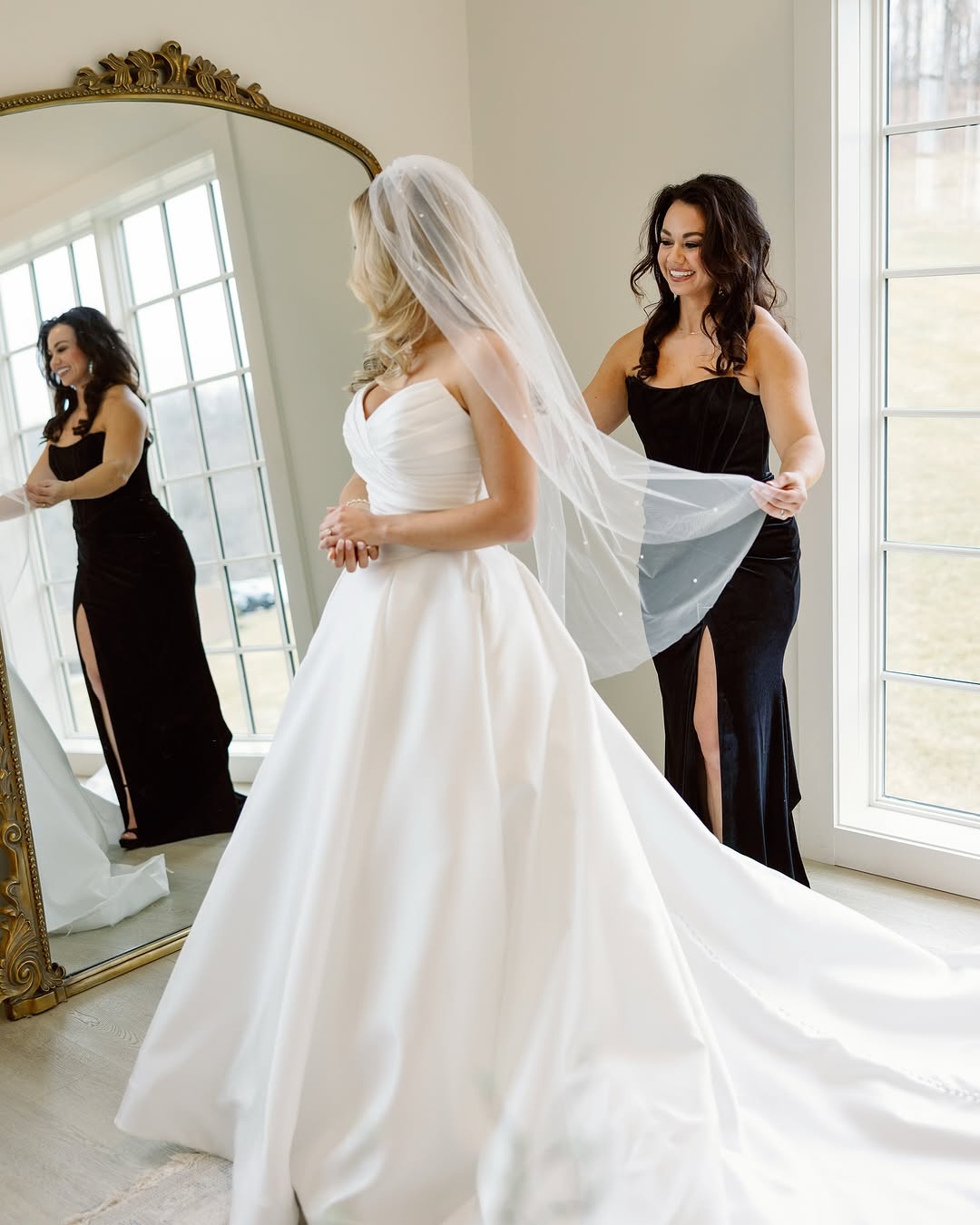 Satin Vintage Wedding Dresses Corset V Neck Sleeveless