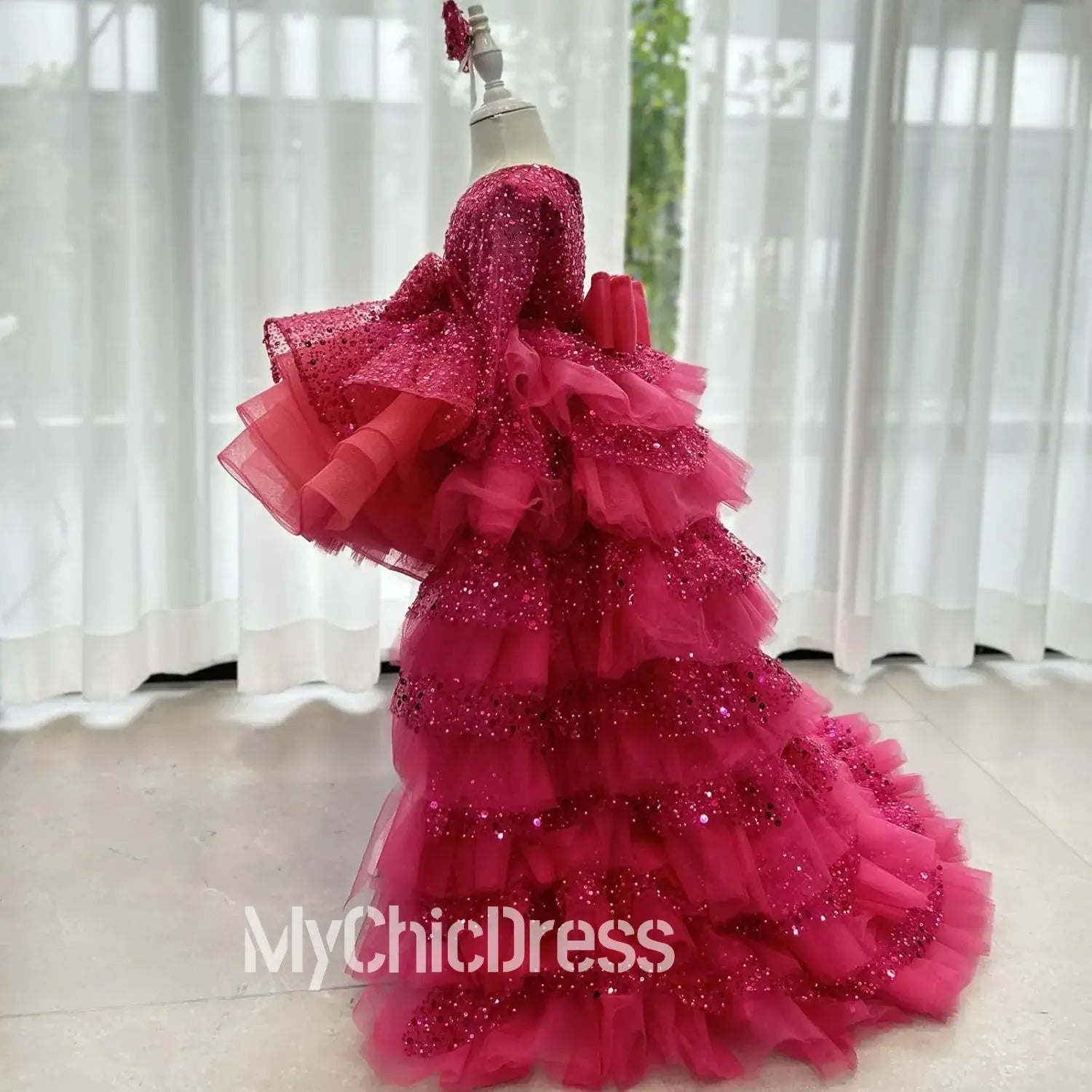 Sequin Red Wedding Party Dress Long Sleeves Mini Quince Dress with Train