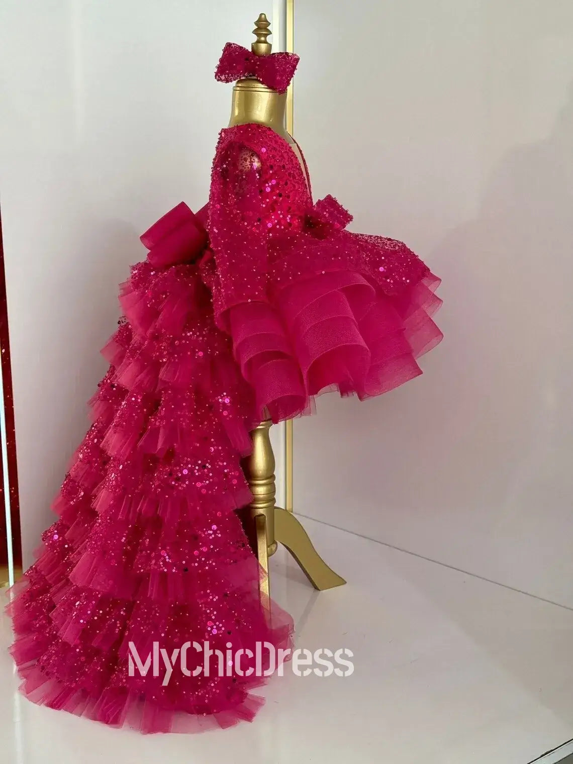 Sequin Red Wedding Party Dress Long Sleeves Mini Quince Dress with Train