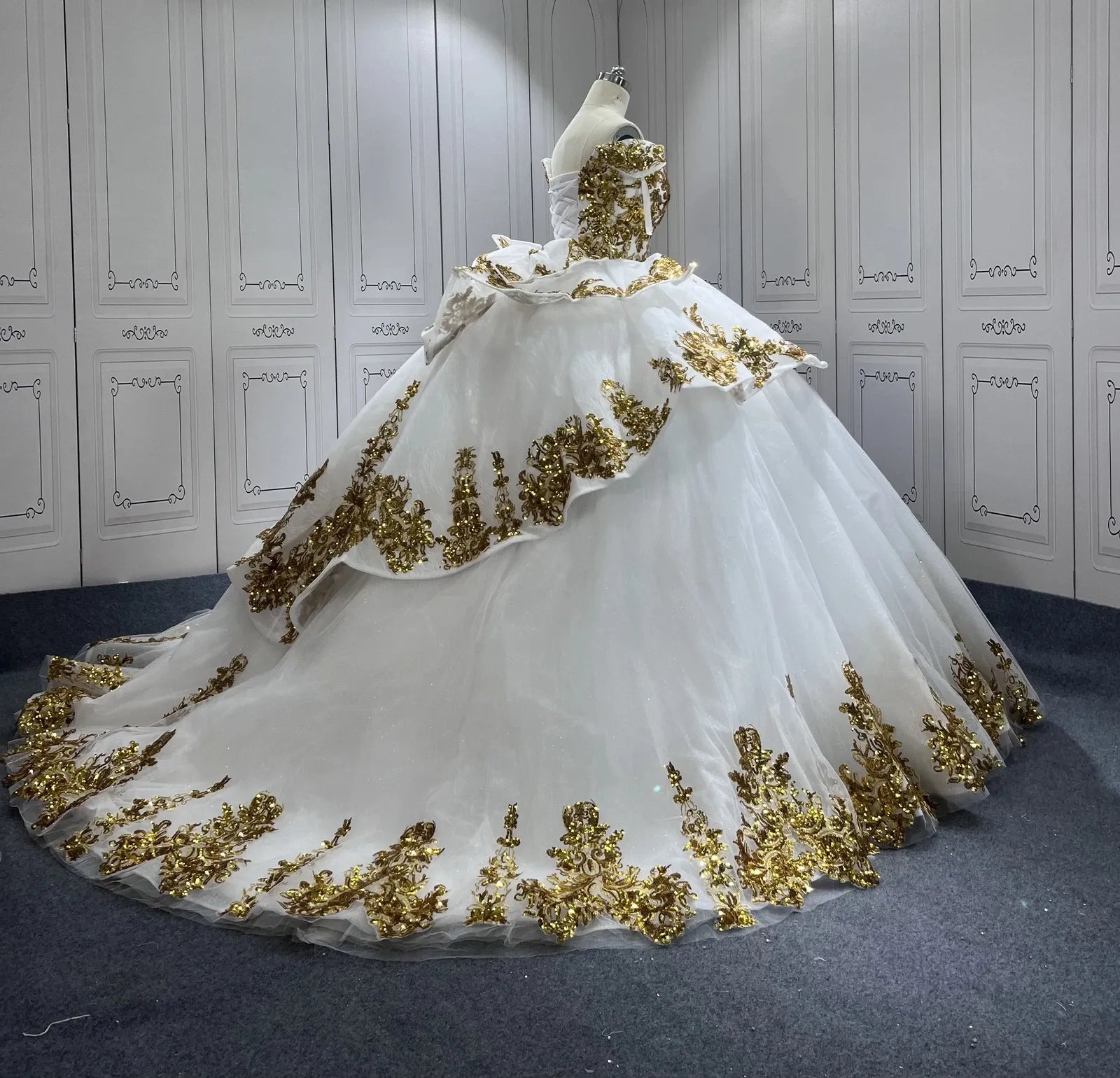 Sequin White and Gold Quinceanera Dresses Applique Tulle Wedding Dress