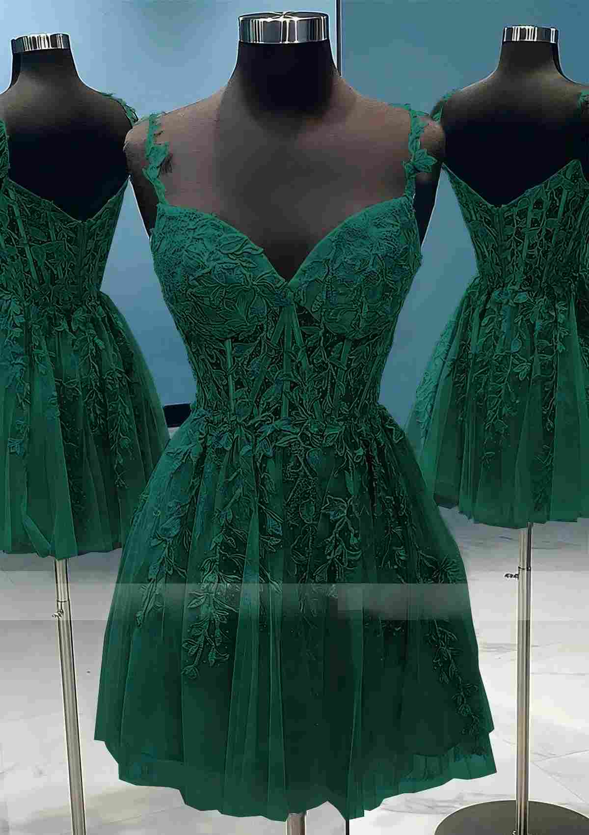 Short Mint Green Homecoming Dress Lace V Neck Applique Mini Prom Dresses