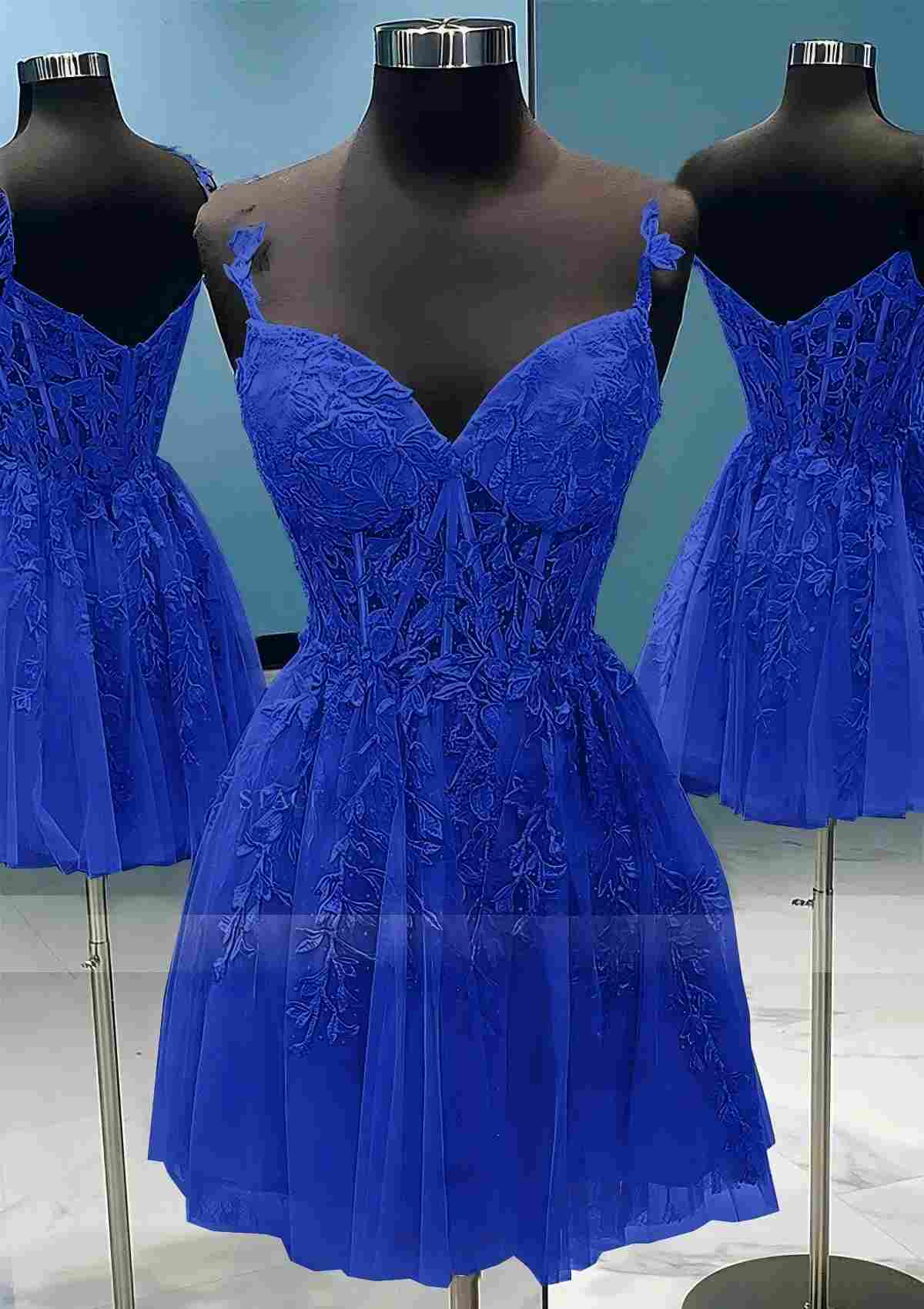 Short Mint Green Homecoming Dress Lace V Neck Applique Mini Prom Dresses