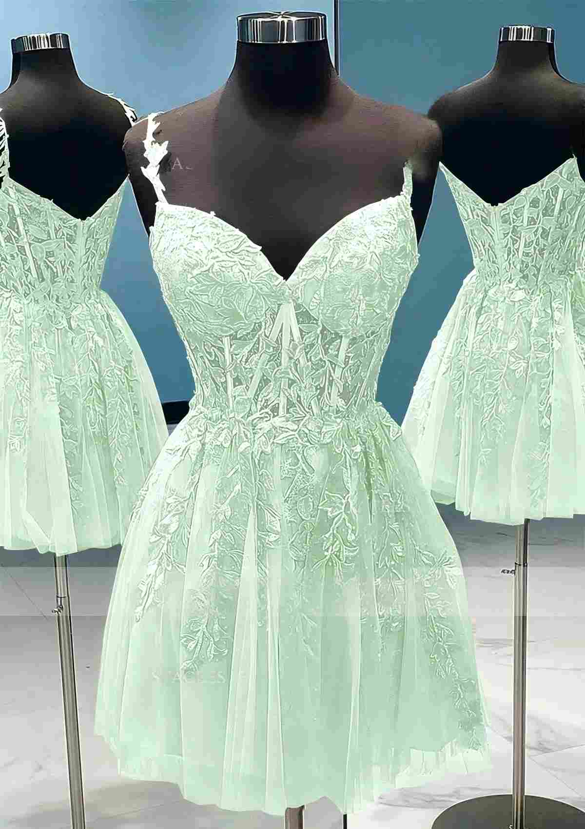 Short Mint Green Homecoming Dress Lace V Neck Applique Mini Prom Dresses