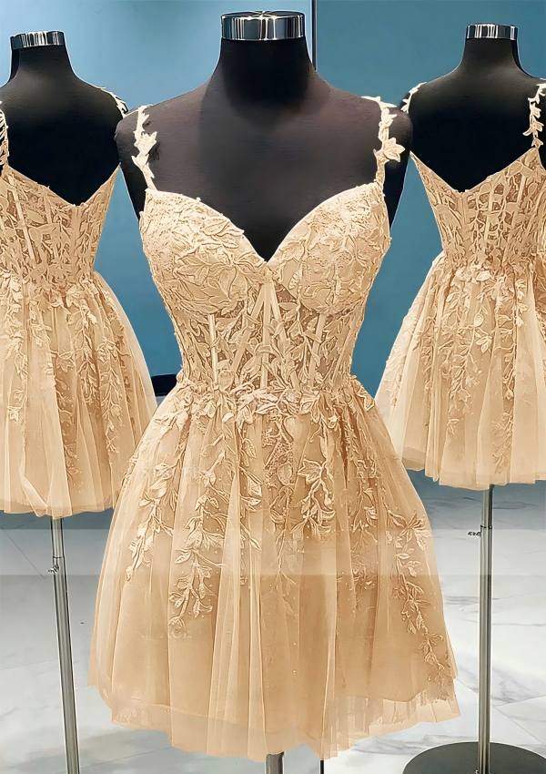 Short Mint Green Homecoming Dress Lace V Neck Applique Mini Prom Dresses