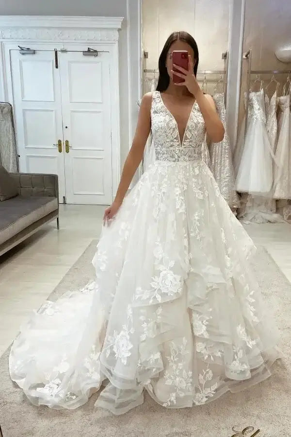 Sleeveless V-neck Lace A-Line Wedding Dresses With Appliques