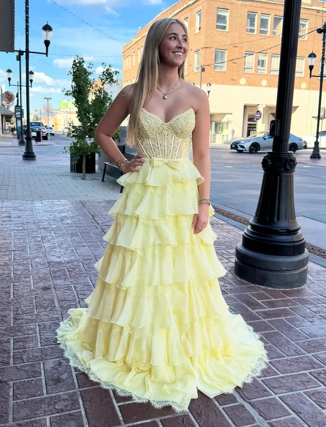 Strapless Lace Corset Ruffled Yellow Prom Dresses A Line With Appliques