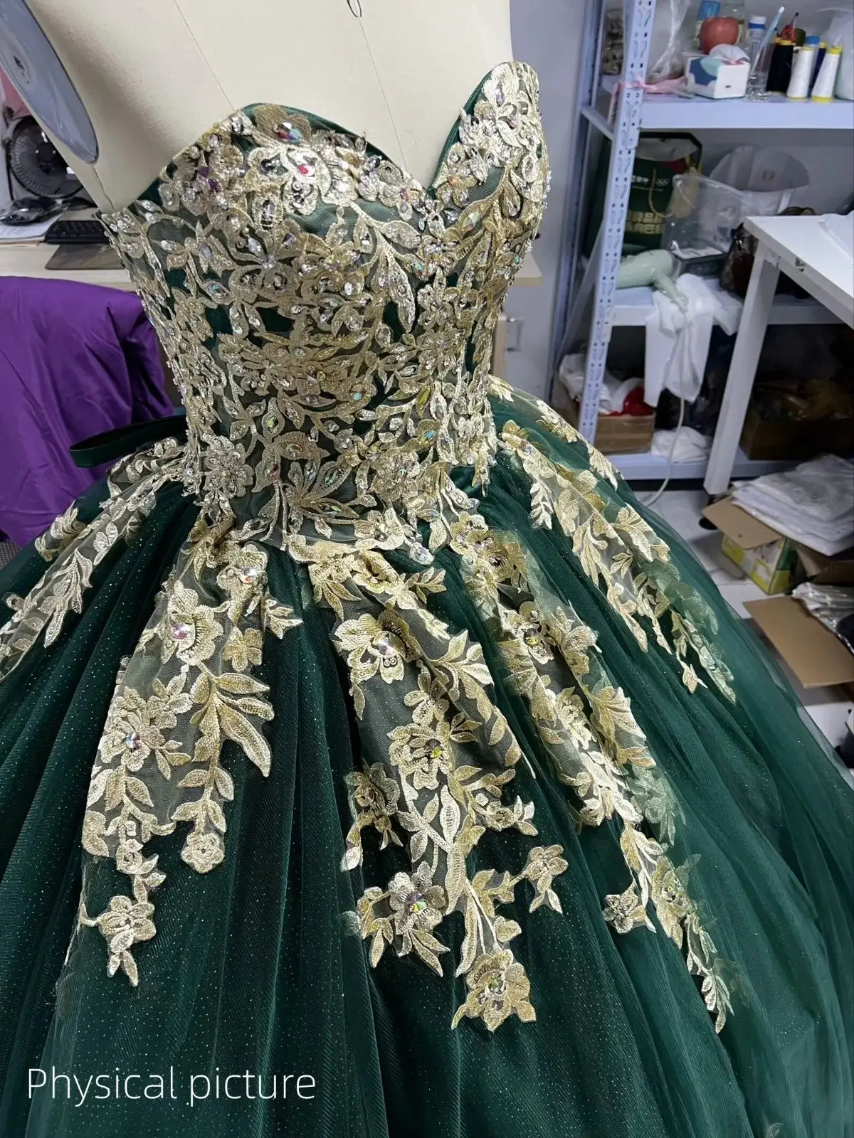 Sweetheart Emerald Green Quince Dresses Gold Appliques Sweet 15