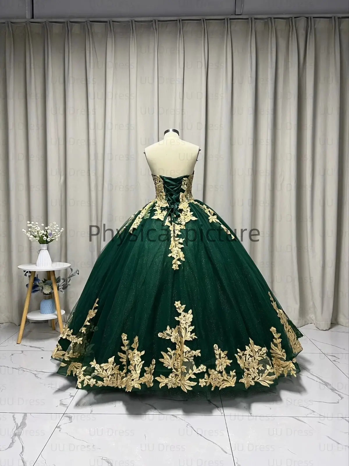 Sweetheart Emerald Green Quince Dresses Gold Appliques Sweet 15