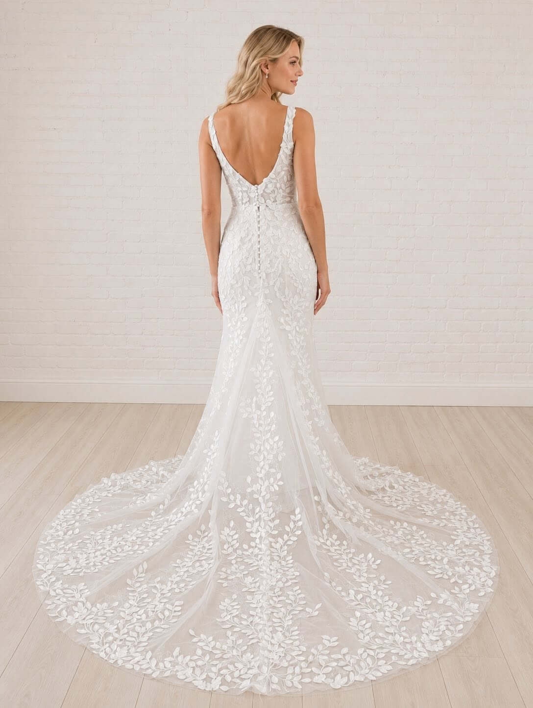 Trendy Lace Boho Wedding Gown V Neck Sleeveless Beach Bridal Dress