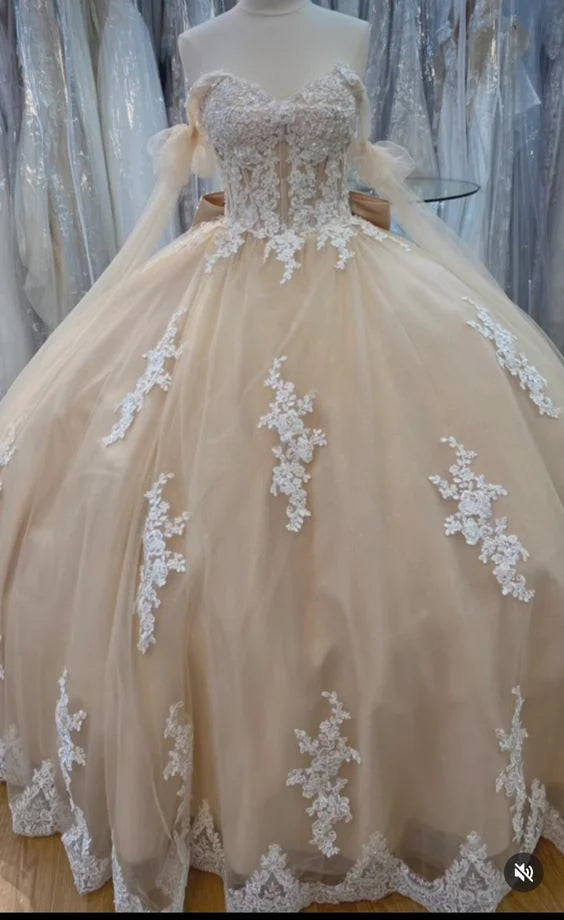 Unique Champagne Quinceanera Dresses Off The Shoulder with Applique