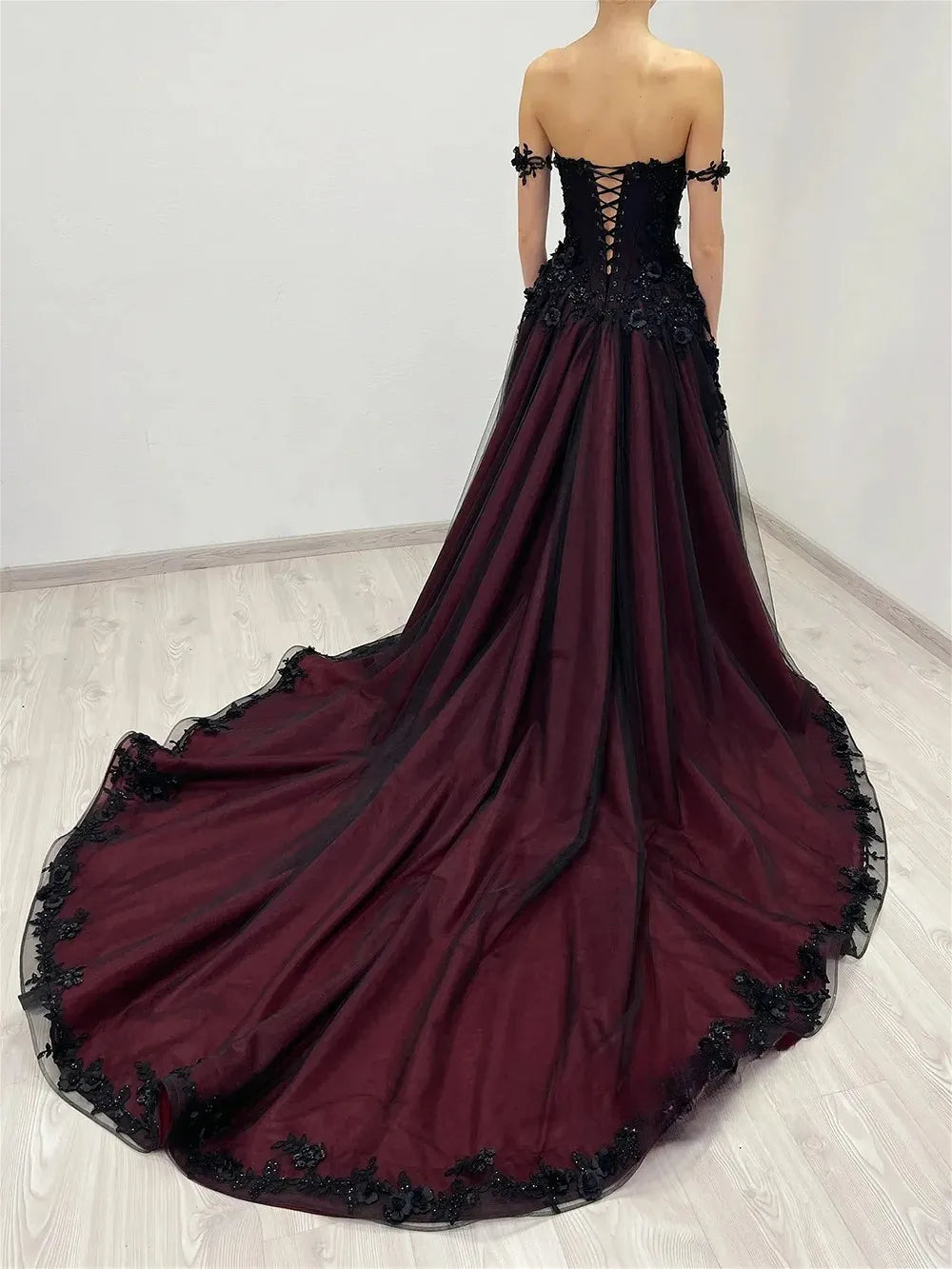 V Neck Black Burgundy Gothic Wedding Dress with Flowers Applique