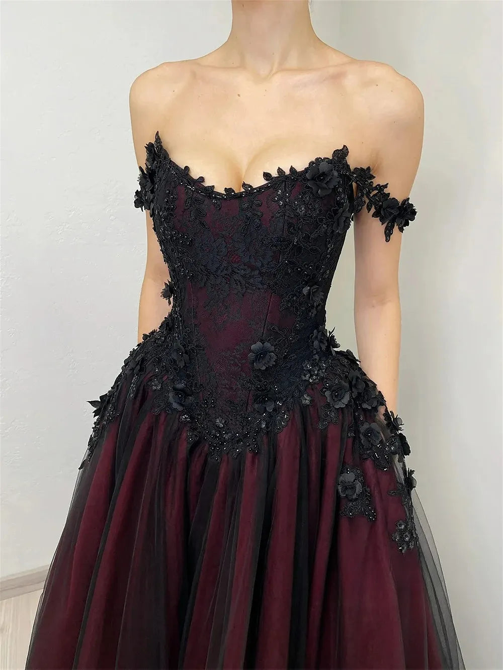 V Neck Black Burgundy Gothic Wedding Dress with Flowers Applique